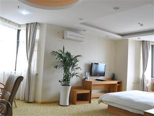 Super 8 Hotel Qingdao Railway Station Gui Zhou Road Dış mekan fotoğraf