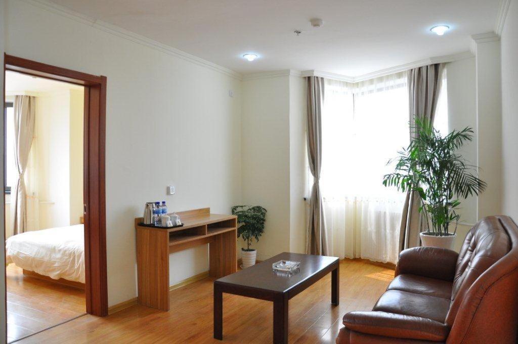 Super 8 Hotel Qingdao Railway Station Gui Zhou Road Oda fotoğraf