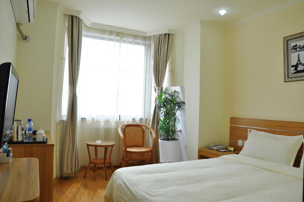 Super 8 Hotel Qingdao Railway Station Gui Zhou Road Dış mekan fotoğraf